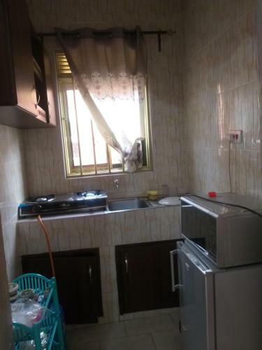 One Bedroom Sitting Room And Kitchen Apartment