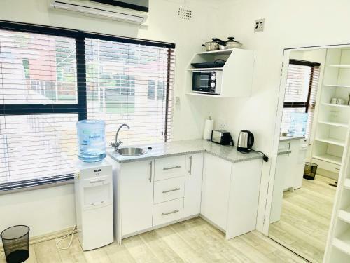 Hostal C&c Hotel Vibes Randpark Ridge Jhb 14 Units Available