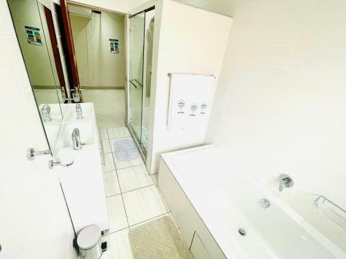 Hostal C&c Hotel Vibes Randpark Ridge Jhb 14 Units Available