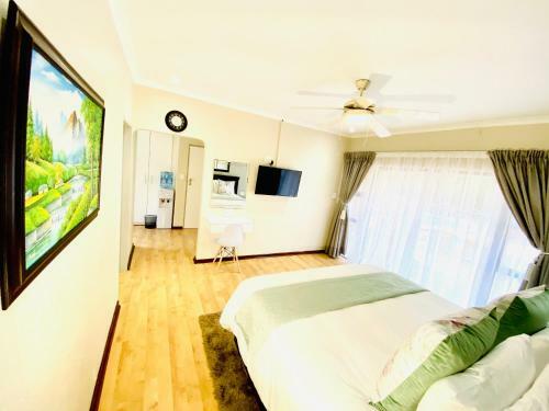 Hostal C&c Hotel Vibes Randpark Ridge Jhb 14 Units Available