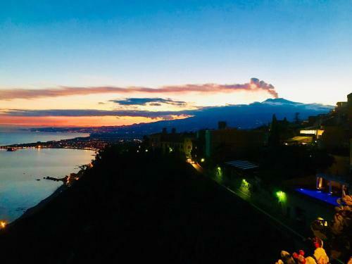Rocca Del Saraceno Apartment - Etna View