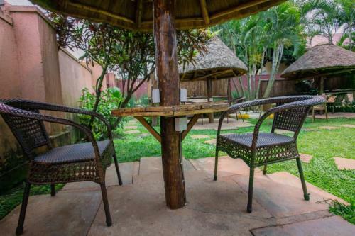 Hotel Palm Gardens &guest House