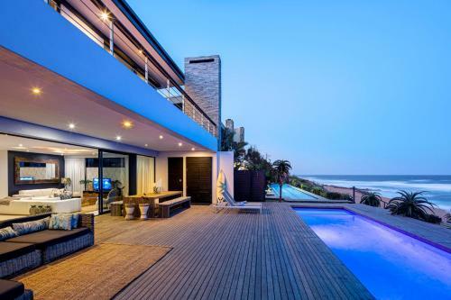 Dolphin Coast Yolo Spaces - Beach House Villa