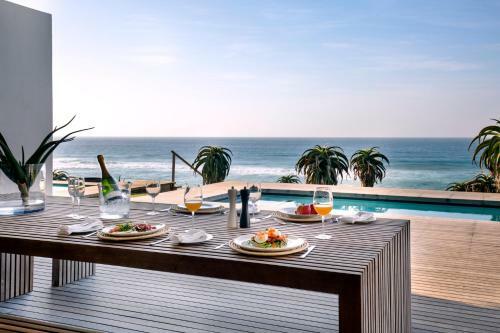 Dolphin Coast Yolo Spaces - Beach House Villa