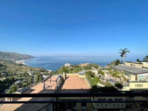 Luxury Apartment Taormina With Pool And Parking