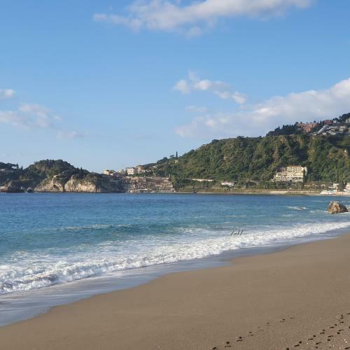 Luxury Beachfront Apartment Taormina Pool And Parking
