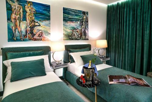 Luxury Beachfront Apartment Taormina Pool And Parking