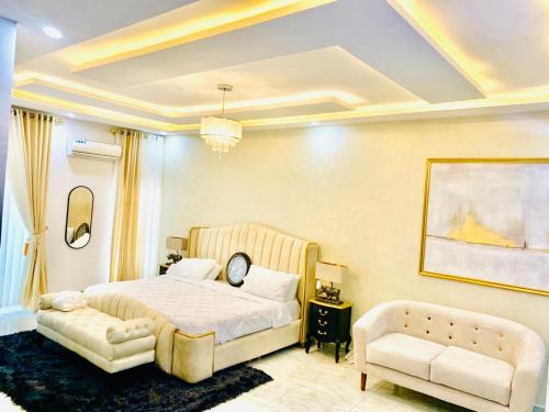 Shortlethomes Tiara's Short Let Apartment In Lekki Phase 1