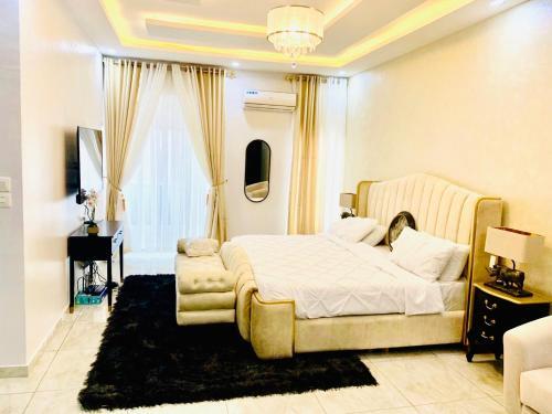 Shortlethomes Tiara's Short Let Apartment In Lekki Phase 1