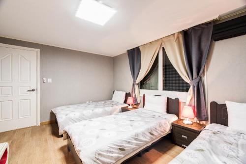 Hostal Gold Hill Guesthouse