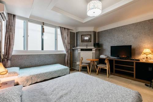 Hostal Gold Hill Guesthouse