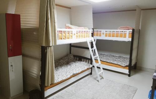 Hostal Gold Hill Guesthouse