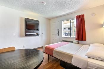 Motel 6 Oakland Airport