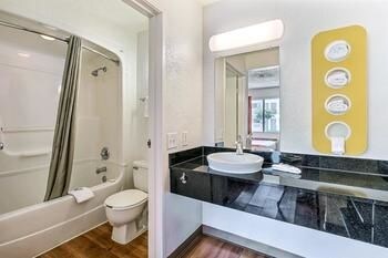 Motel 6 Oakland Airport