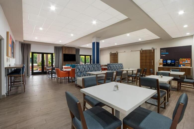 Hotel Comfort Suites Lexington