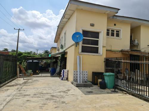 Apartamento Lovely 3-bedroom Around Ogba, Ikeja, Lagos.