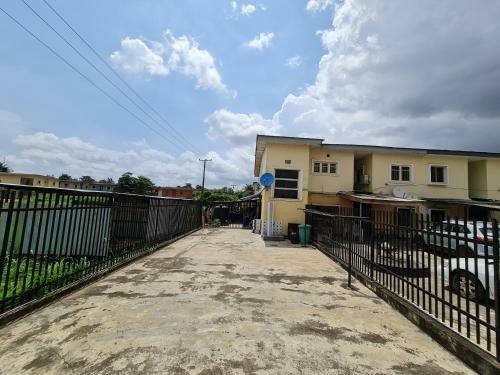 Apartamento Lovely 3-bedroom Around Ogba, Ikeja, Lagos.