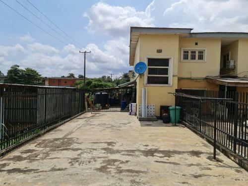 Apartamento Lovely 3-bedroom Around Ogba, Ikeja, Lagos.