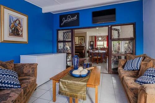 Ian Inyathi Self-catering Main