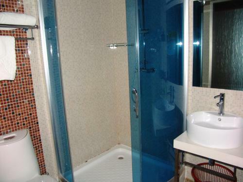 Kunming Golden Spring Hotel