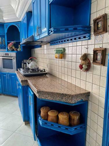 Lovely 3-bedroom Apartment With A Cozy Fireplace!