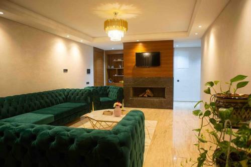 Apartamento Between Land&sea Luxurious Apt With Swimming Pool