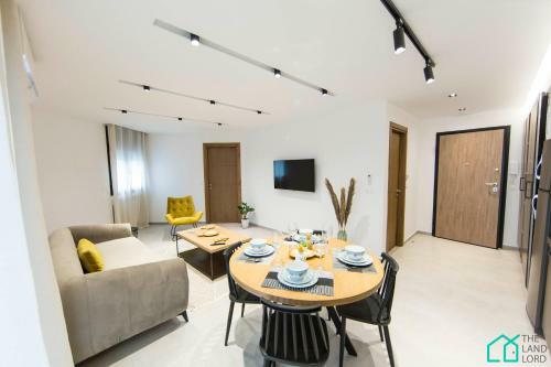 Sunset: Luxury Apartments With Gym In Lac 1
