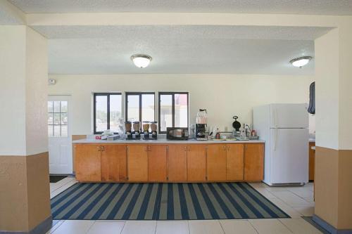 Motel Best Host Inn And Suite - Perry