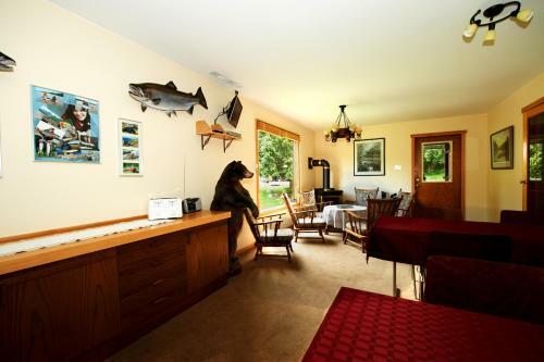 Shames Country Lodge