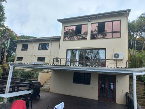Hostal Mbz Coastal Guest House