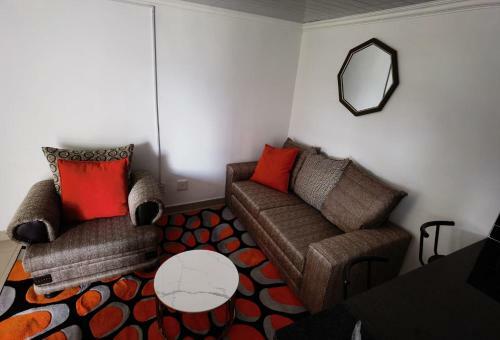 1 Bedroom Self Catering Apartment In Vincent - 9
