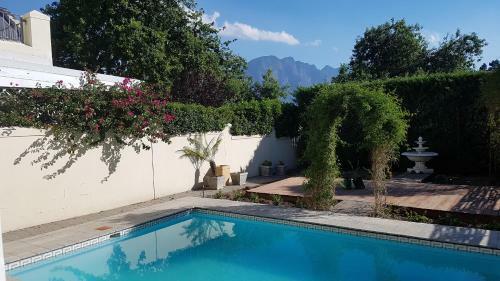 Hostal Franschhoek Village House