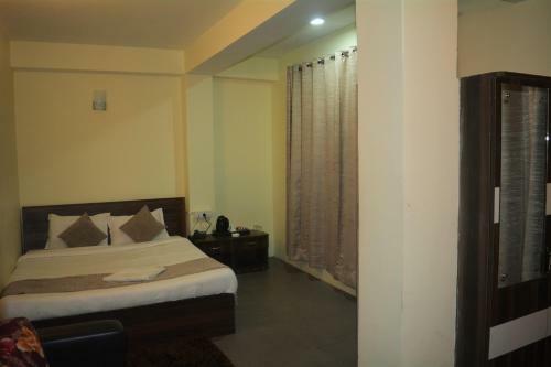 Hotel Rufina Cardamom Residency