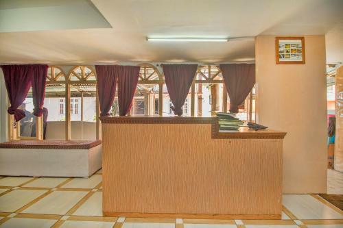 Hotel Oyo 65173 Nourpem Residency