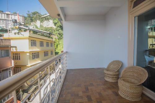 Hotel Oyo 65173 Nourpem Residency
