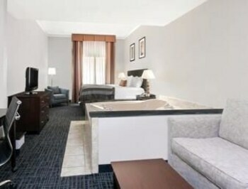 Hotel Comfort Suites Downtown Athens