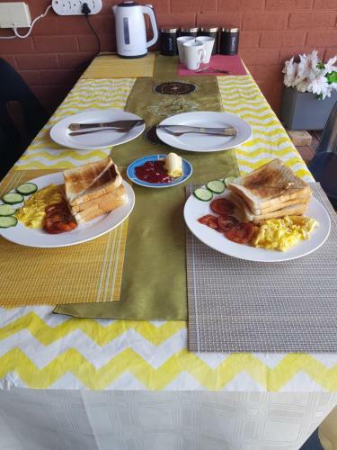 Hostal Glenmore Guest House