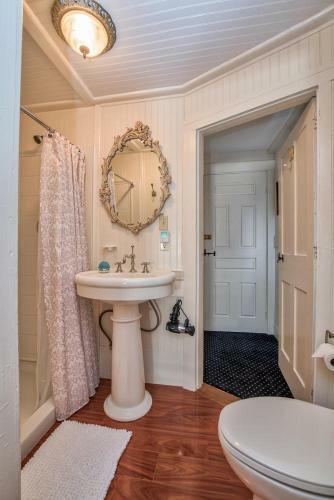 Holiday Guest House Bed & Breakfast