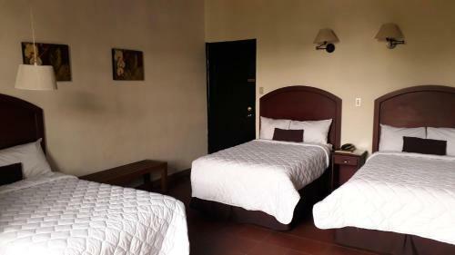 La Porta Plaza Hotel