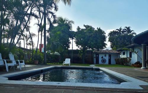 La Porta Plaza Hotel