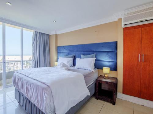 Luxury 2 Bed 2 Bath Seaview Apartment - The Sails Waterfront C5