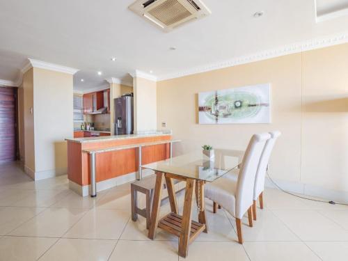 Luxury 2 Bed 2 Bath Seaview Apartment - The Sails Waterfront C5