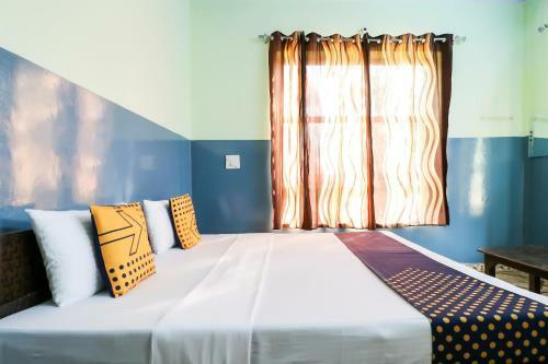 Spot On 61705 Hotel Rose Star