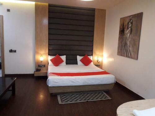 Hotel Sandalwood , Bhopal