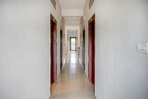 Spot On 82219 Hotel New Lake Palace