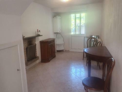 Apartamento Varese Ligure Comfy Flat With Pool