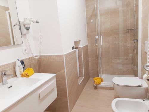 Hostal Trieste Center Rooms & Apartments