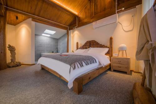 World Wai Thangka Theme Inn