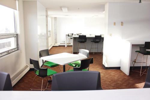 Albergue Macewan University Residence