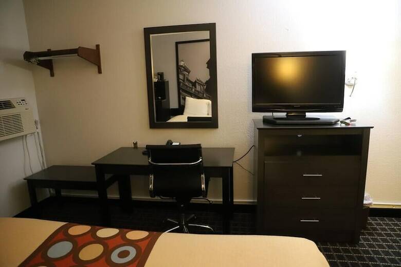 Hotel Super 8 Airport Richmond